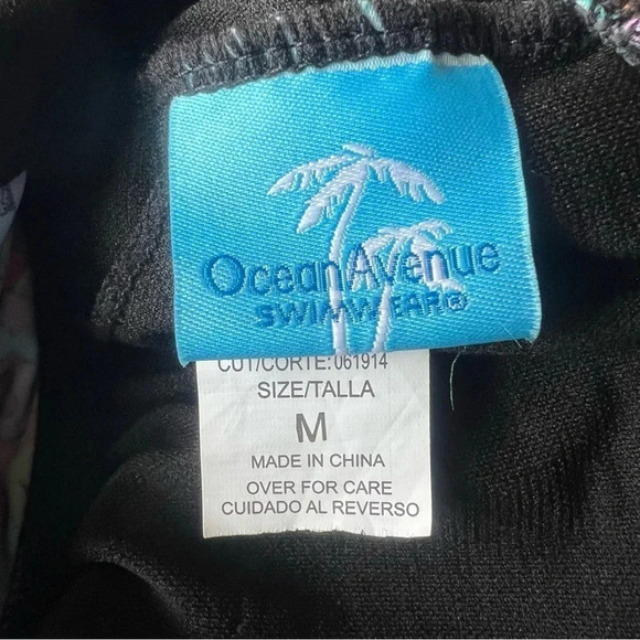 Ocean Avenue Tankini Top, split front with halter tie and open back size medium - Picture 5 of 6